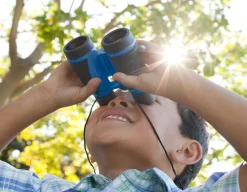 Compass Binoculars - 4X Magnification<Educational Insights Online