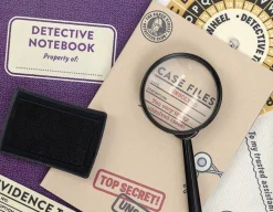 Detective Toolkit - Ten Unsolved Mysteries!<Professor Puzzle Hot